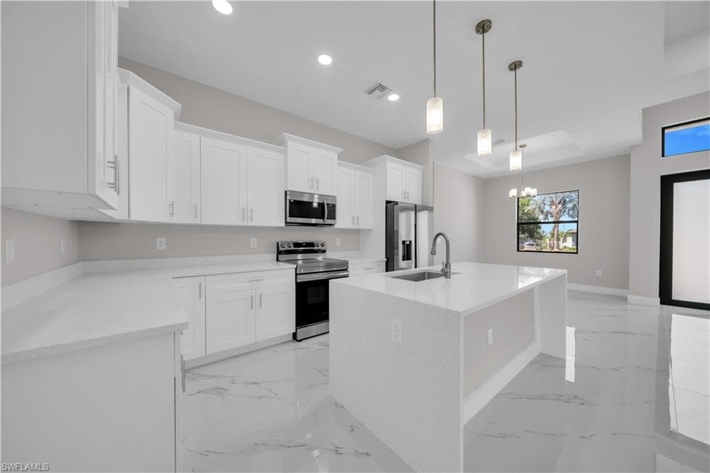 2615 45th ST SW LEHIGH ACRES, FL 33976