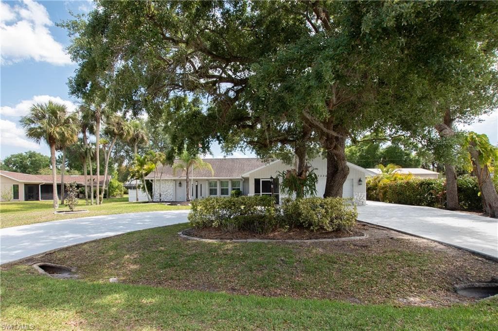 7332 Sean LN NORTH FORT MYERS, FL 33917