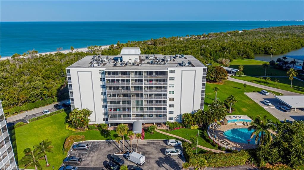 5 Bluebill AVE 104 NAPLES, FL 34108