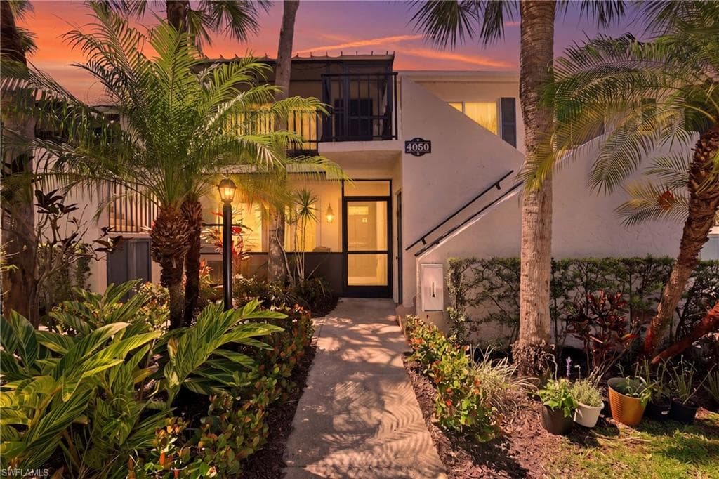 4050 Ice Castle WAY 2812 NAPLES, FL 34112