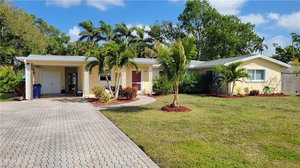 1403 Davis DR FORT MYERS, FL 33919