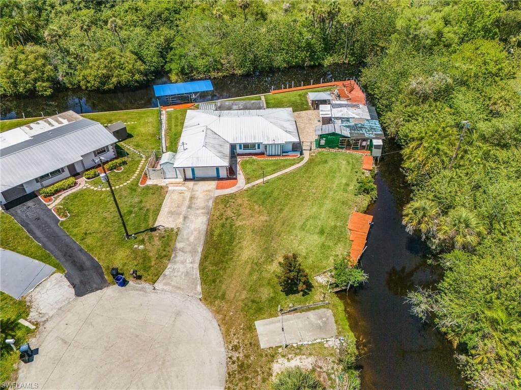 93 Glenmont DR W NORTH FORT MYERS, FL 33917