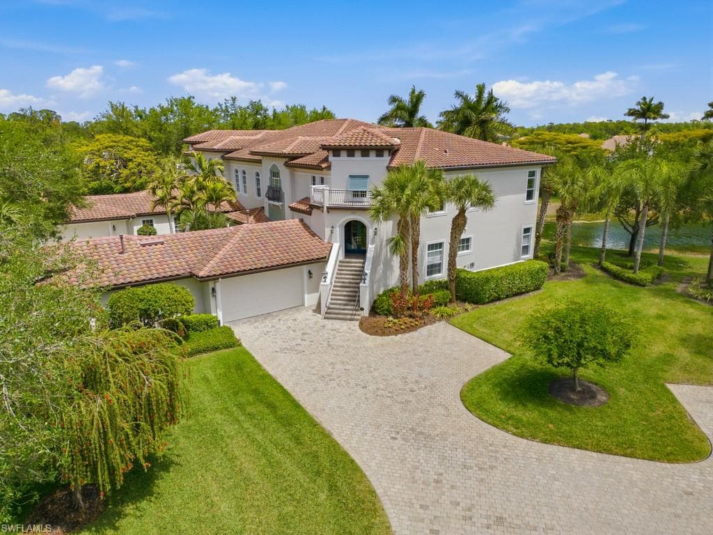 28511 Calabria CT 202 NAPLES, FL 34110