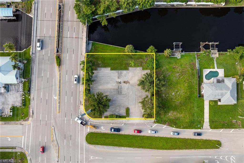 1532 Shelby PKWY CAPE CORAL, FL 33904