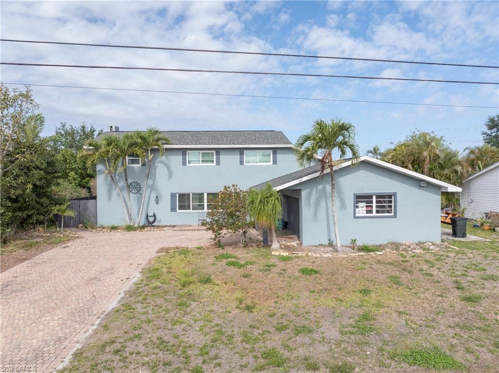 906 NE 2nd AVE CAPE CORAL, FL 33909