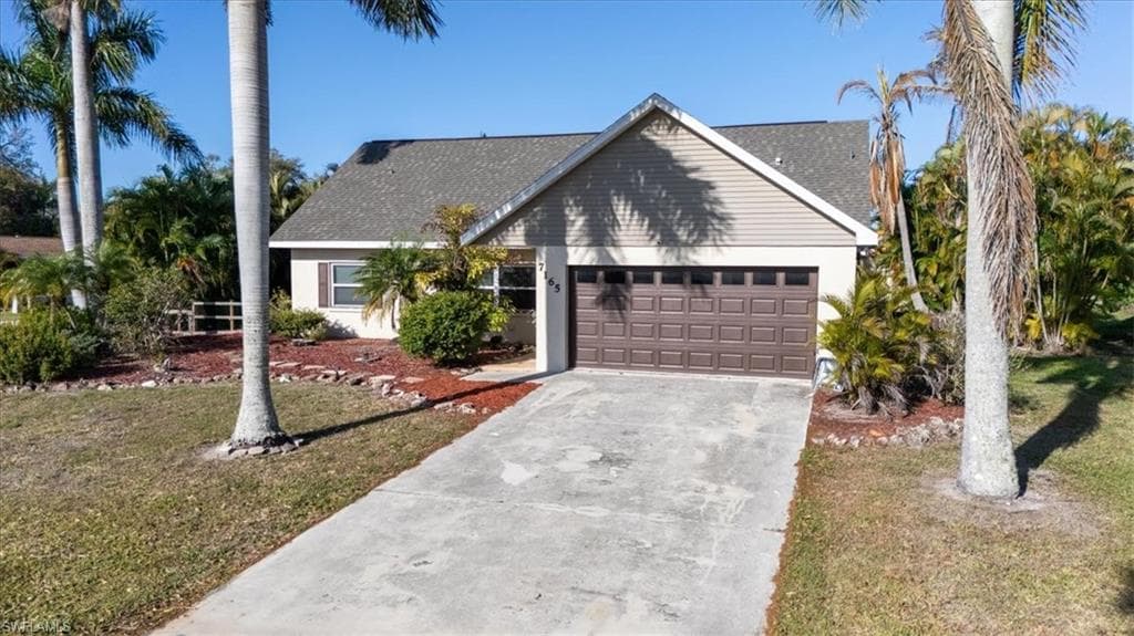 7165 Columbia CIR E FORT MYERS, FL 33908