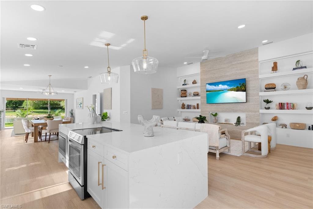 3149 Andorra CT NAPLES, FL 34109