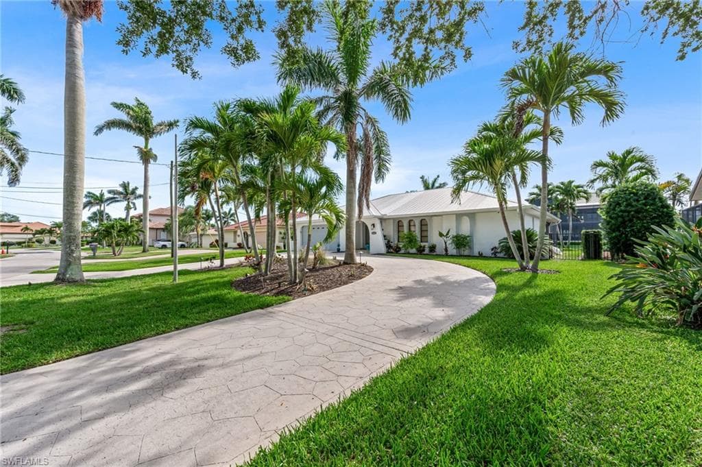 5630 Riverside DR CAPE CORAL, FL 33904