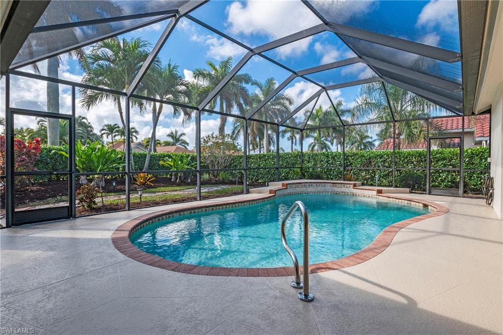 1015 Tivoli LN NAPLES, FL 34104