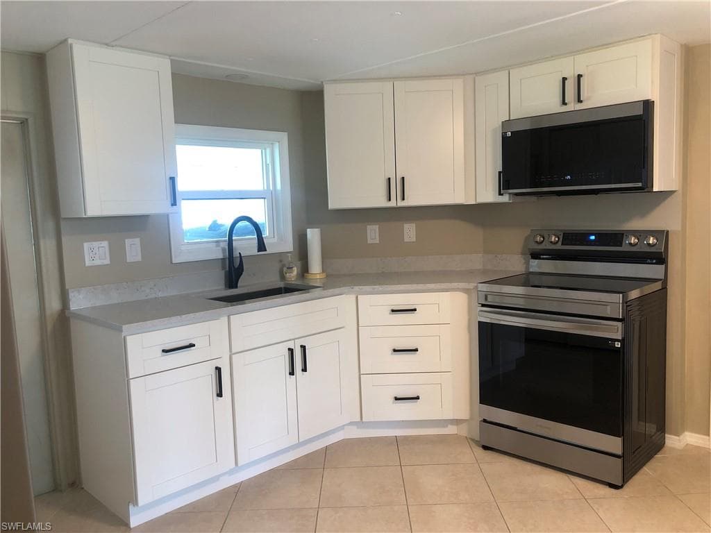 135 Chisholm TRL NORTH FORT MYERS, FL 33917