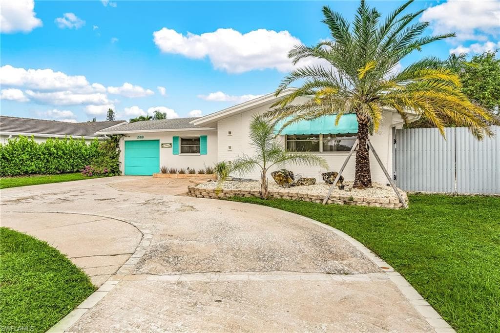 1589 Osprey AVE NAPLES, FL 34102