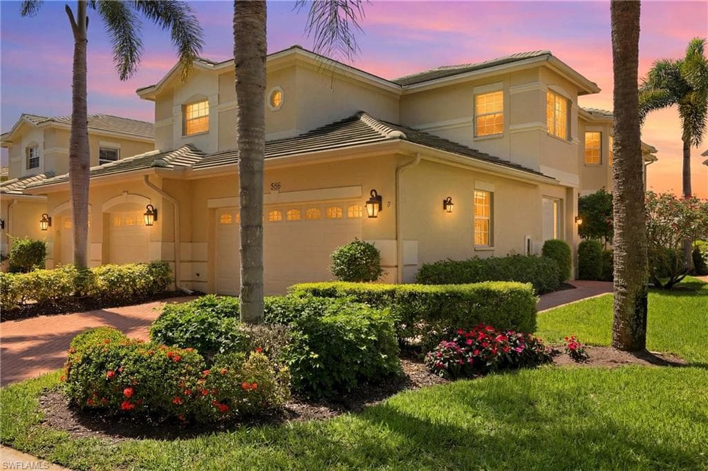 566 Vintage Reserve LN #21-D NAPLES, FL 34119
