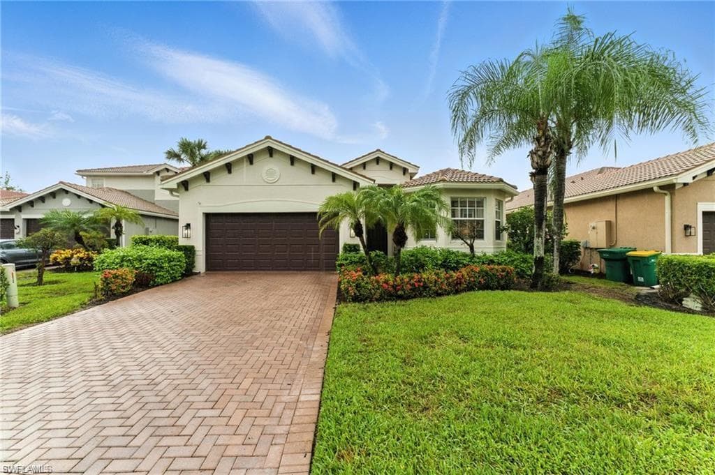 6899 Del Mar TER NAPLES, FL 34105