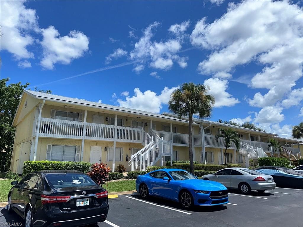 4605 Bayshore DR G2 NAPLES, FL 34112