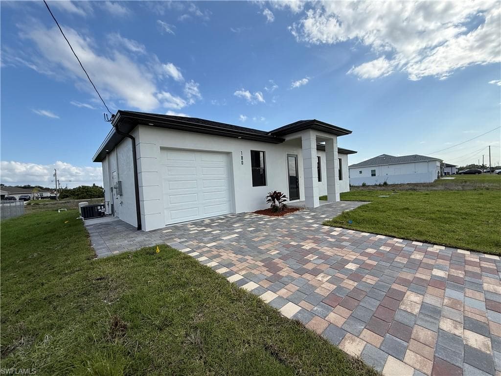180 Pembroke ST LEHIGH ACRES, FL 33974