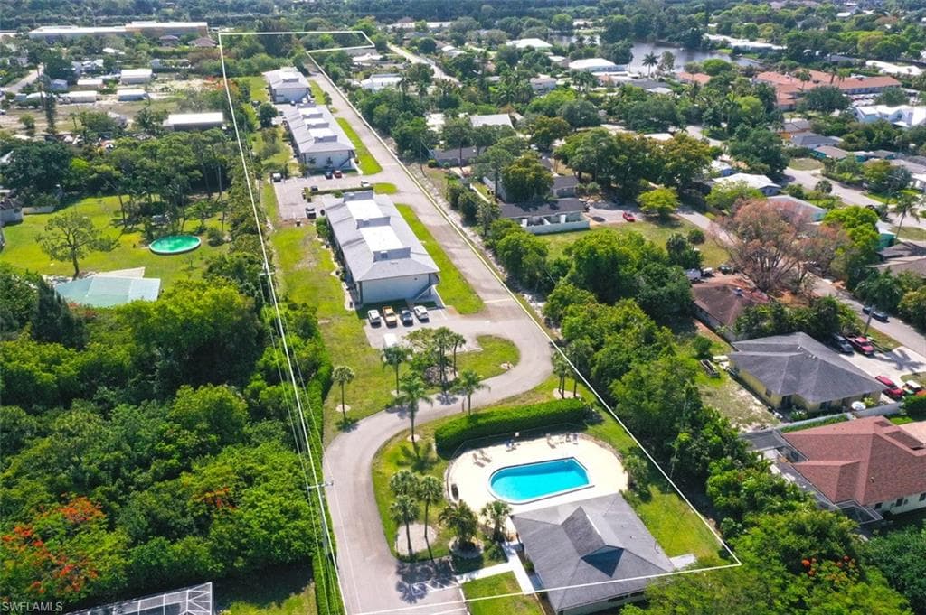 1095 Rosemary CT NAPLES, FL 34103