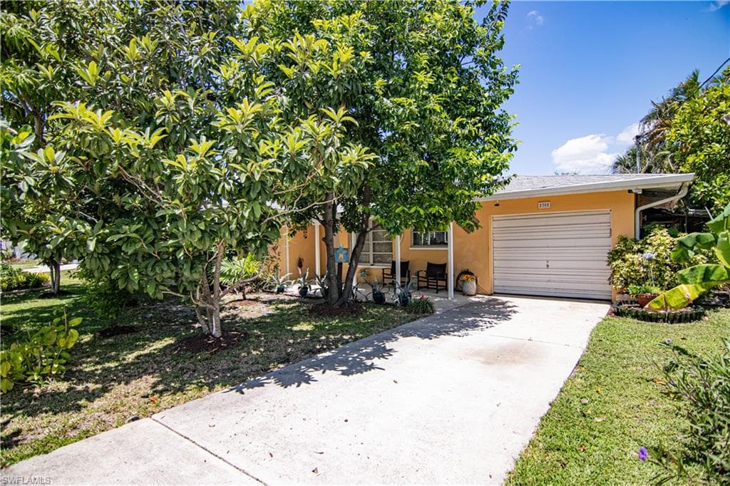 2305 SE 16th ST CAPE CORAL, FL 33990
