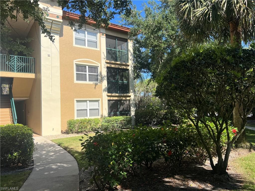 8960 Colonnades CT E 932 BONITA SPRINGS, FL 34135