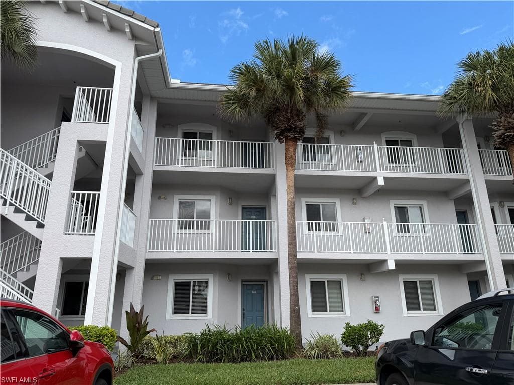 7839 Regal Heron CIR 202 NAPLES, FL 34104