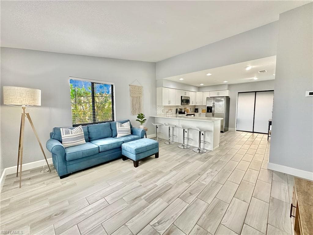 4903 Vincennes ST 210 CAPE CORAL, FL 33904