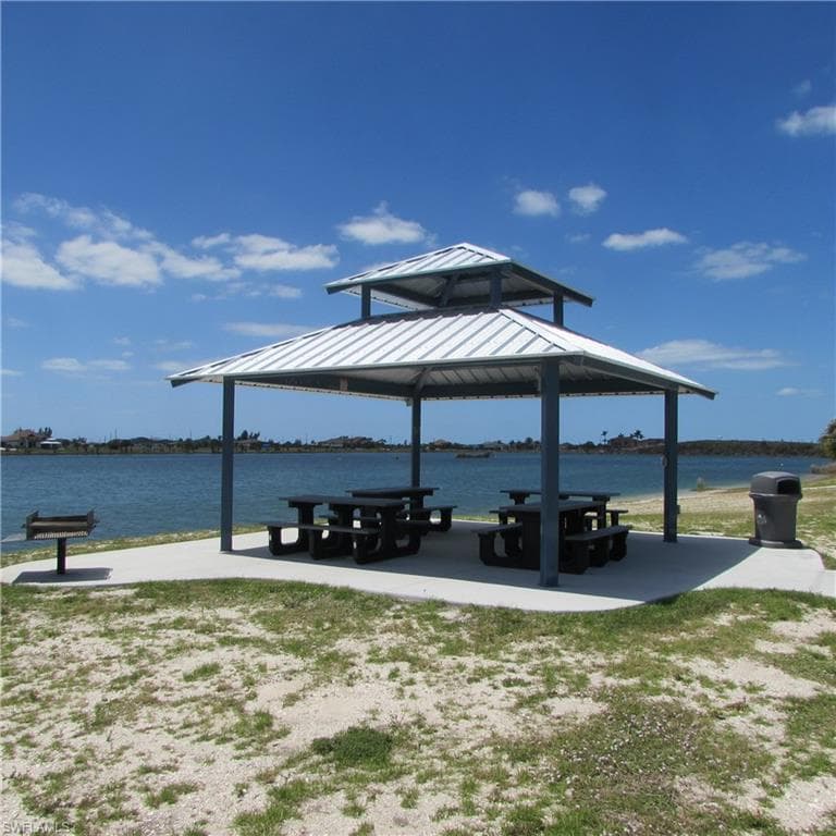 3928 NW 41st PL CAPE CORAL, FL 33993