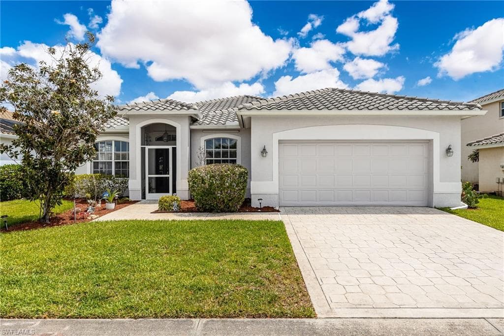 11062 Lakeland CIR FORT MYERS, FL 33913