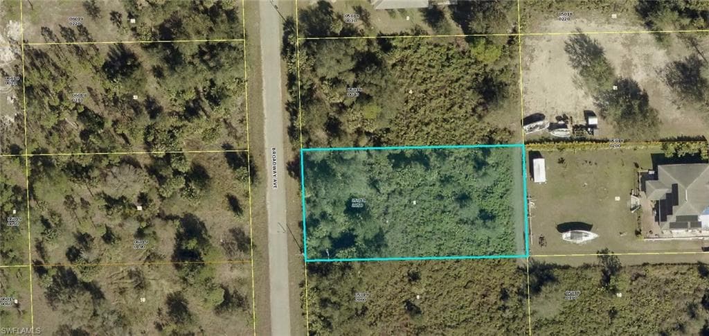 914 Broadway AVE LEHIGH ACRES, FL 33972