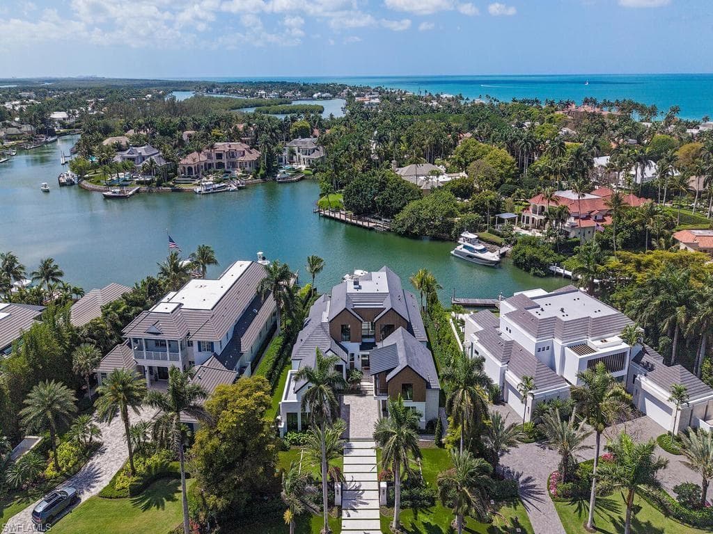 3040 Fort Charles DR NAPLES, FL 34102