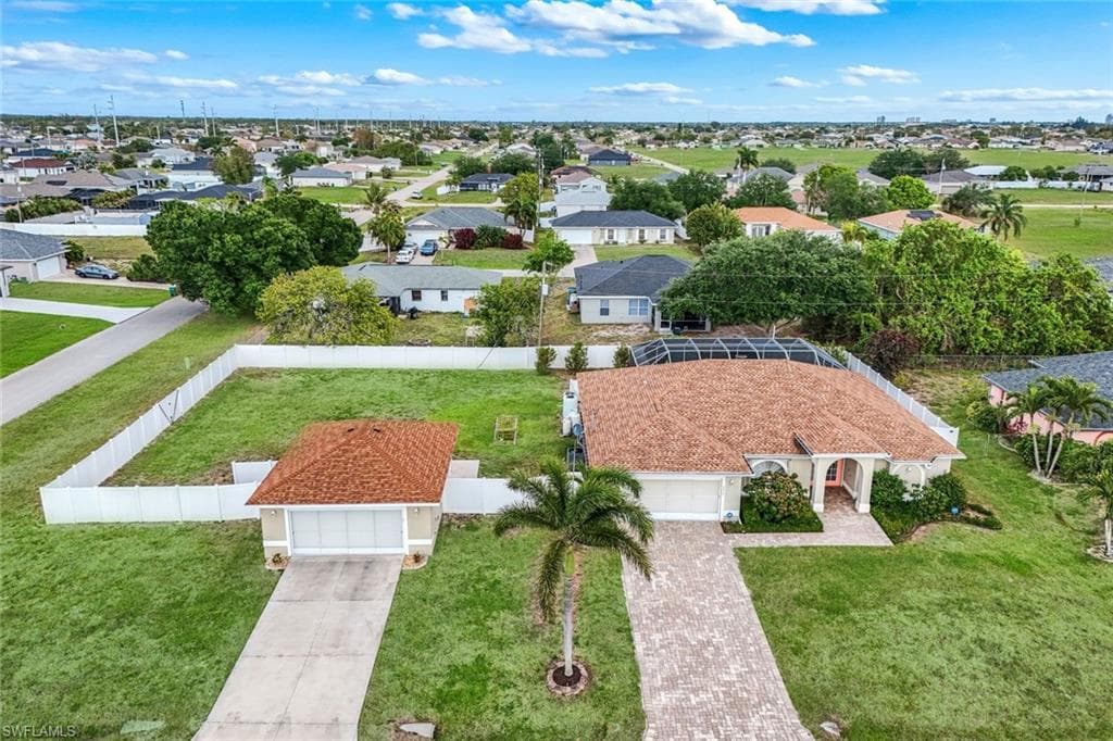 2217 NE 1st PL CAPE CORAL, FL 33909