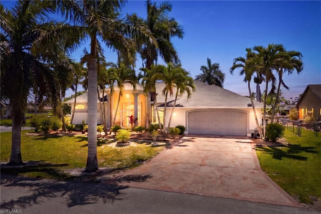 928 SE 33rd ST CAPE CORAL, FL 33904