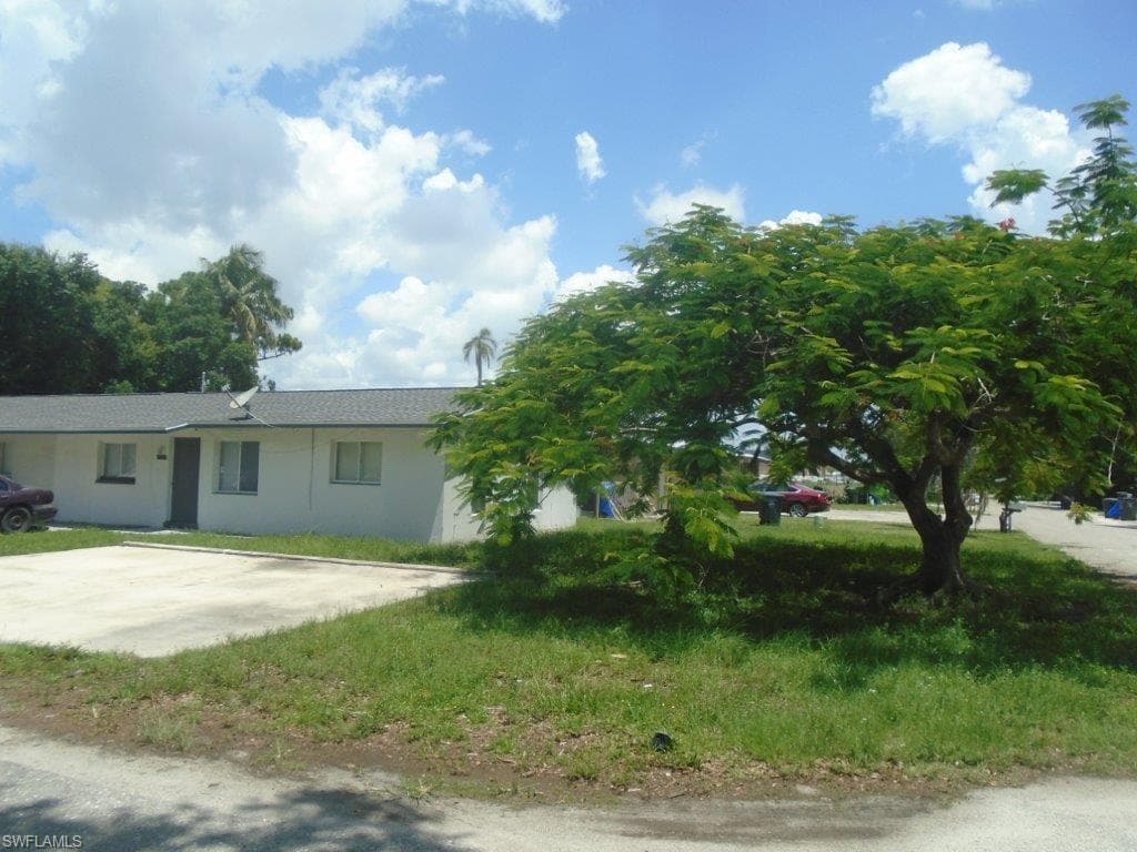 2623 Linhart AVE FORT MYERS, FL 33901