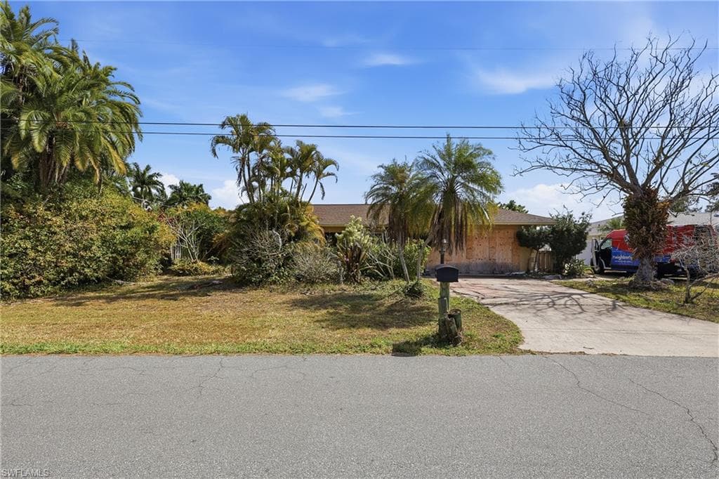 2204 Channel WAY NORTH FORT MYERS, FL 33917