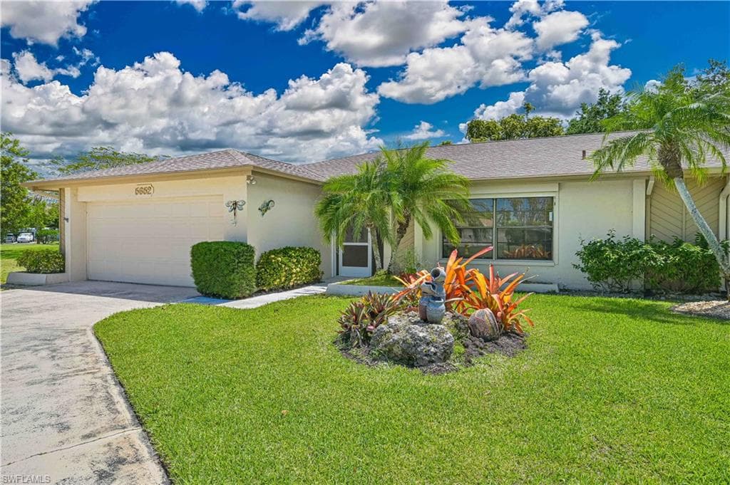 5652 Bolla CT FORT MYERS, FL 33919
