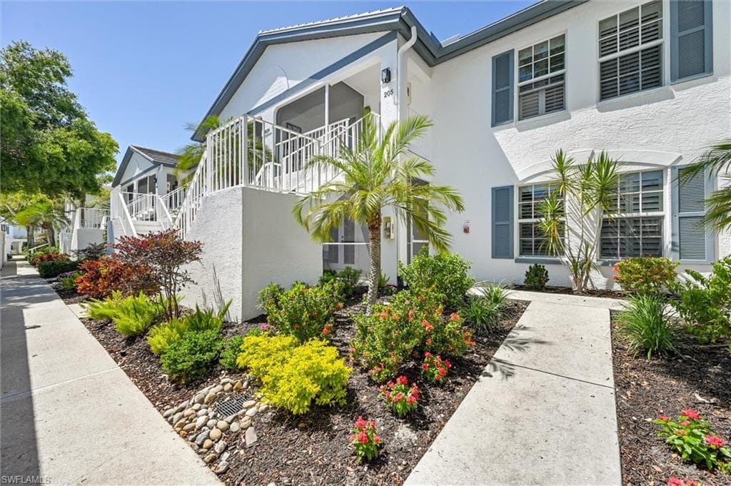 859 Tanbark DR 105 NAPLES, FL 34108