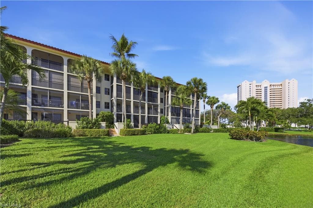6080 Pelican Bay BLVD 104A NAPLES, FL 34108