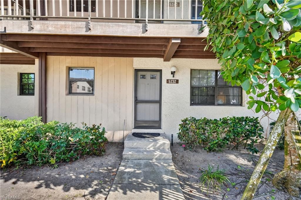 5232 Treetops DR L-102 NAPLES, FL 34113