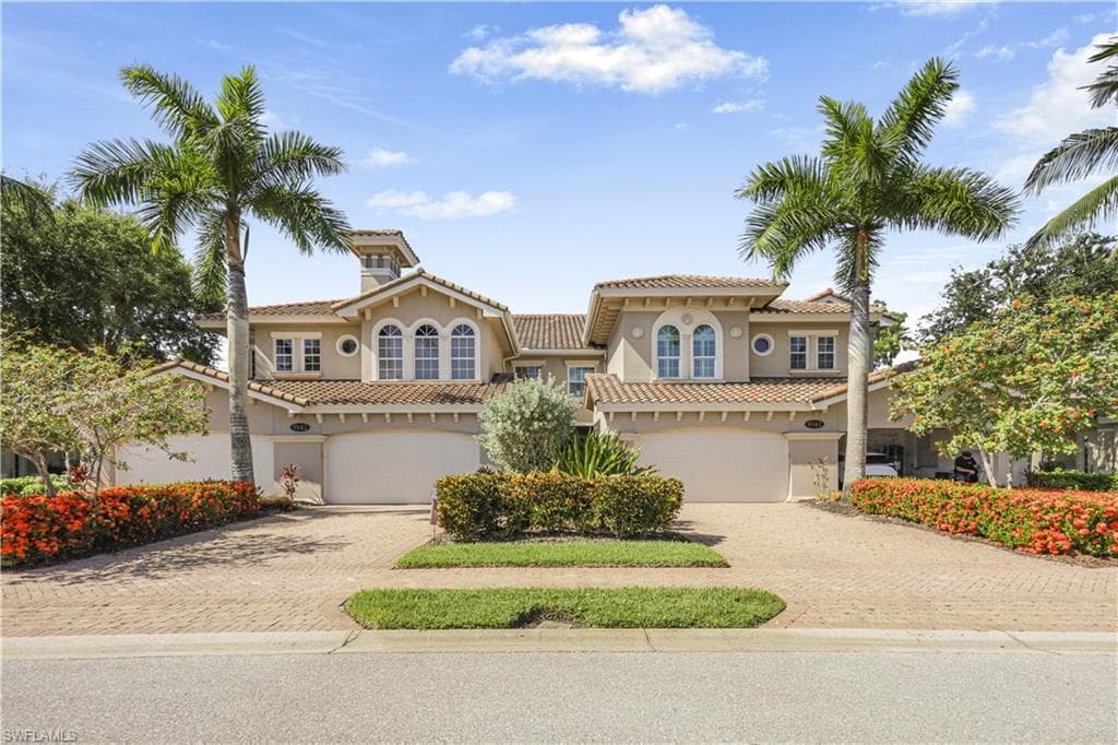 9142 Cherry Oaks LN 102 NAPLES, FL 34114