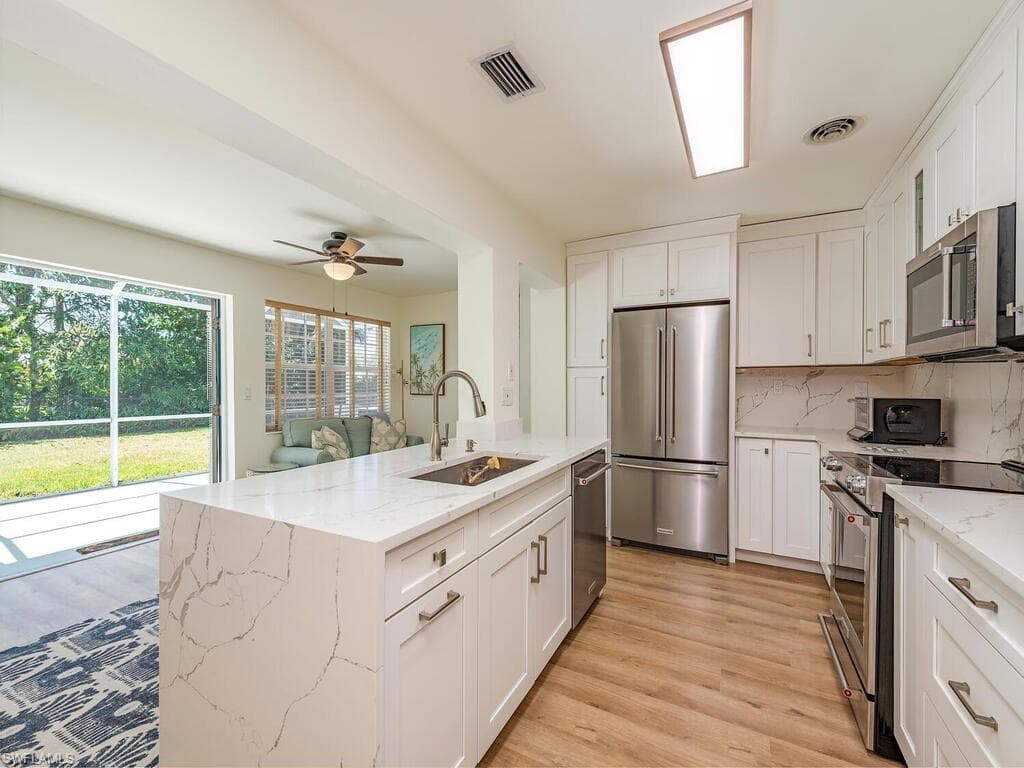 1471 Mandarin RD NAPLES, FL 34102