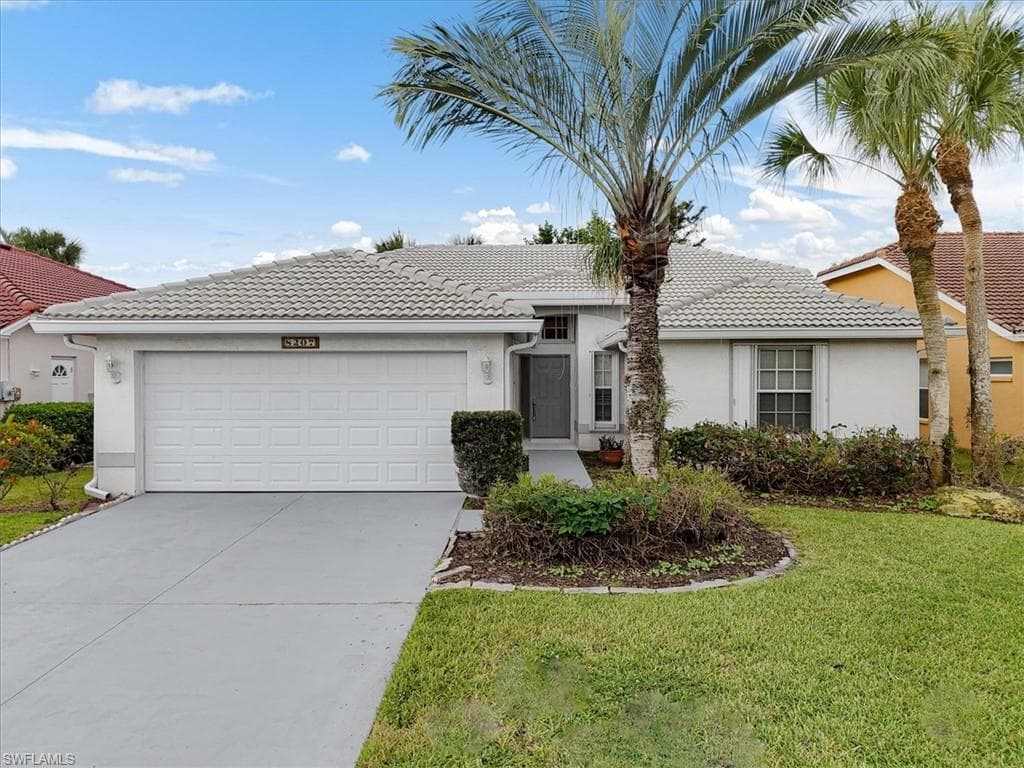 8207 Breton CIR FORT MYERS, FL 33912