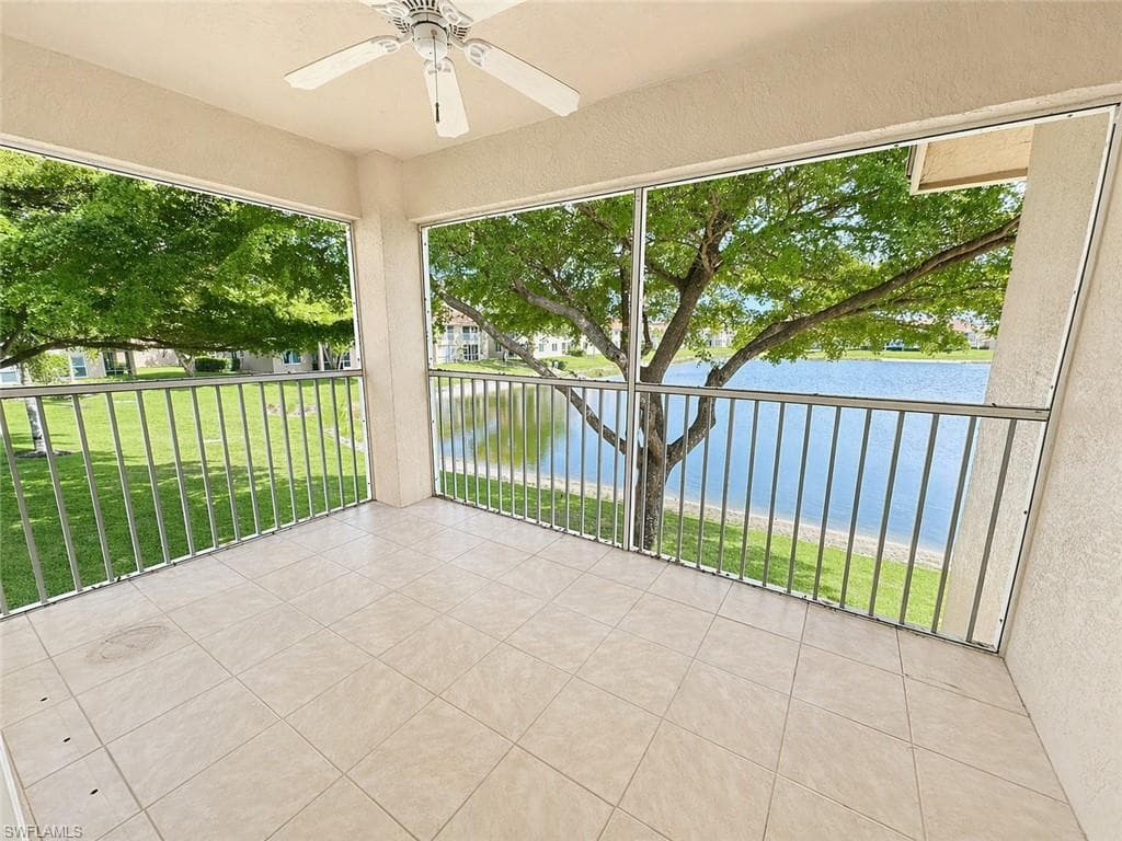 6820 Huntington Lakes CIR 201 NAPLES, FL 34119