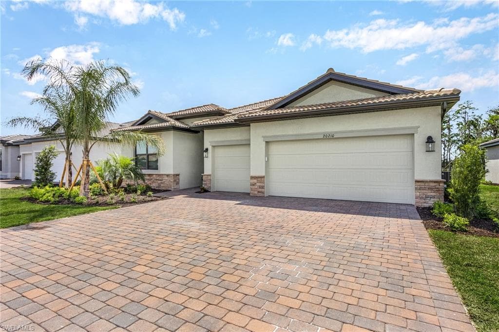 20210 Kingmont DR ESTERO, FL 33913