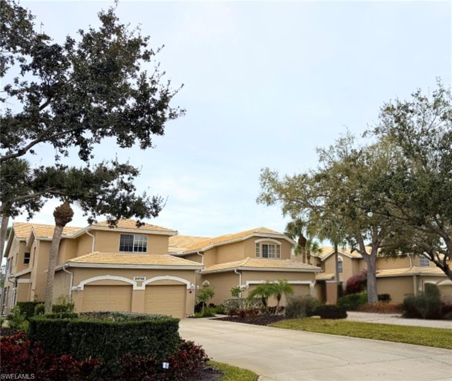 24752 Lakemont Cove LN 202 BONITA SPRINGS, FL 34134