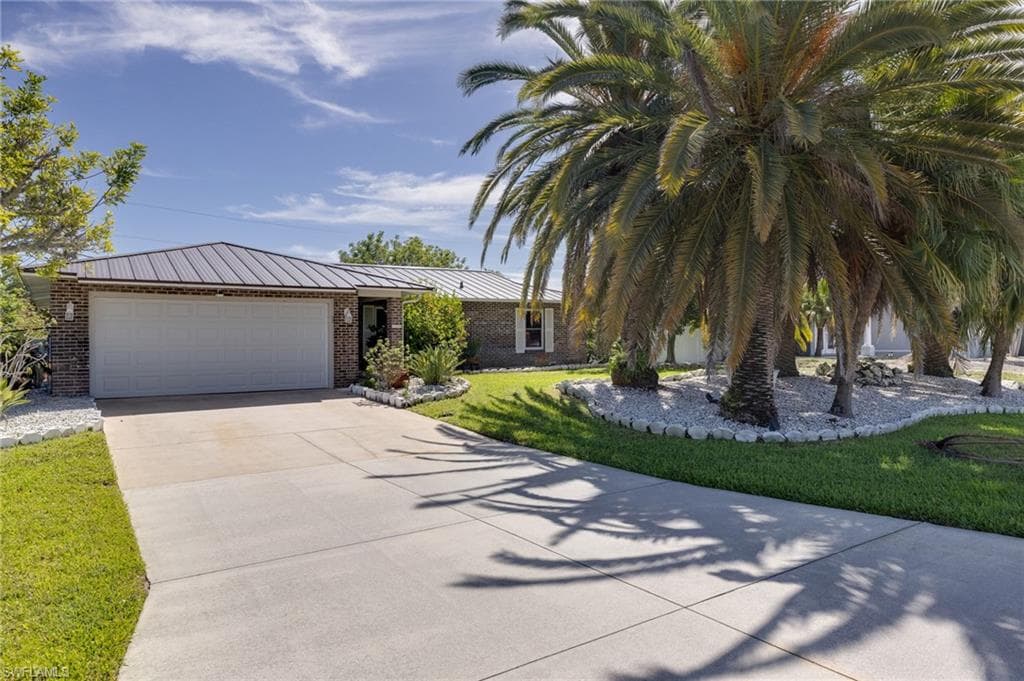 617 SW 9TH AVE CAPE CORAL, FL 33991
