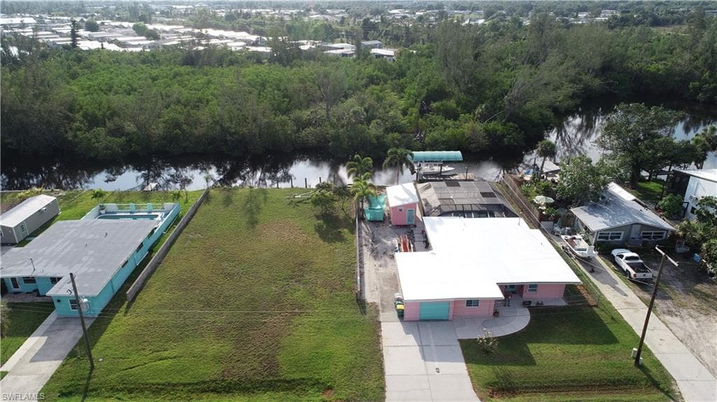 232 DARST AVE PUNTA GORDA, FL 33950