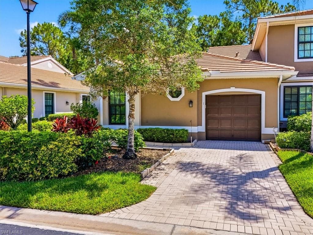7550 Meadow Lakes DR 4701 NAPLES, FL 34104