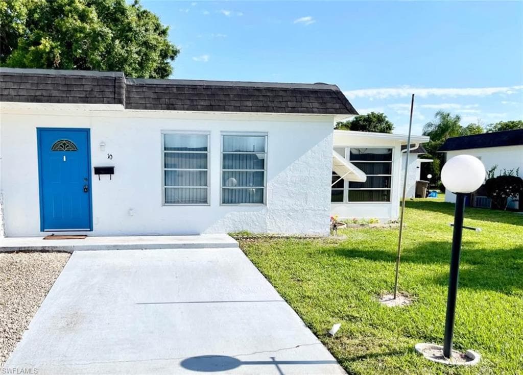 10 Temple CT LEHIGH ACRES, FL 33936