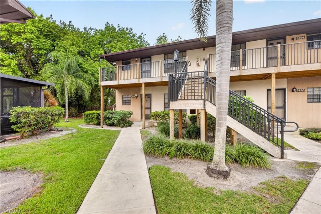 5300 Treetops DR I206 NAPLES, FL 34113
