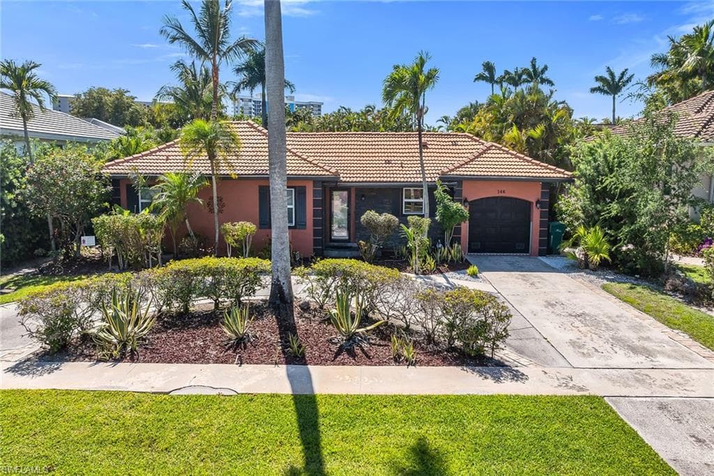 146 Greenbrier ST MARCO ISLAND, FL 34145