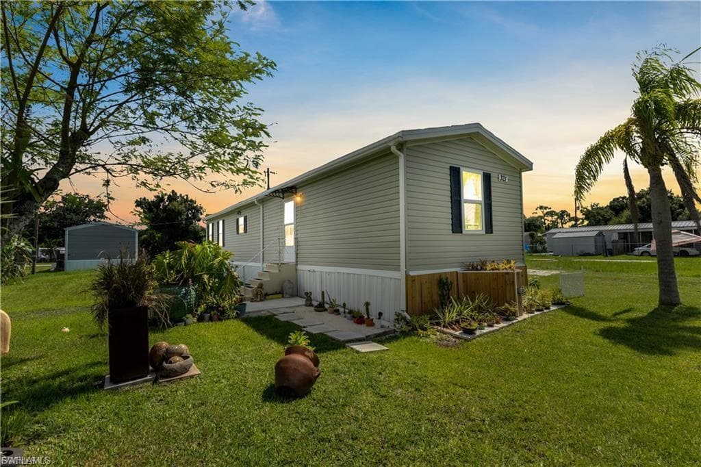 321 Stockton ST NORTH FORT MYERS, FL 33903