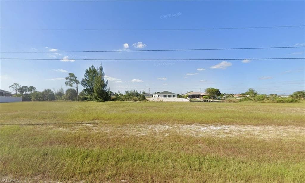 1011 NE 37th TER CAPE CORAL, FL 33909